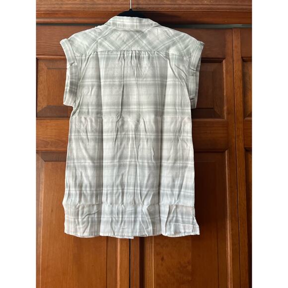 NWOT UNTUCKit Women's Villefranche Plaid Button Up Shirt Cap Sleeve Gray Size 4 - Picture 6 of 10